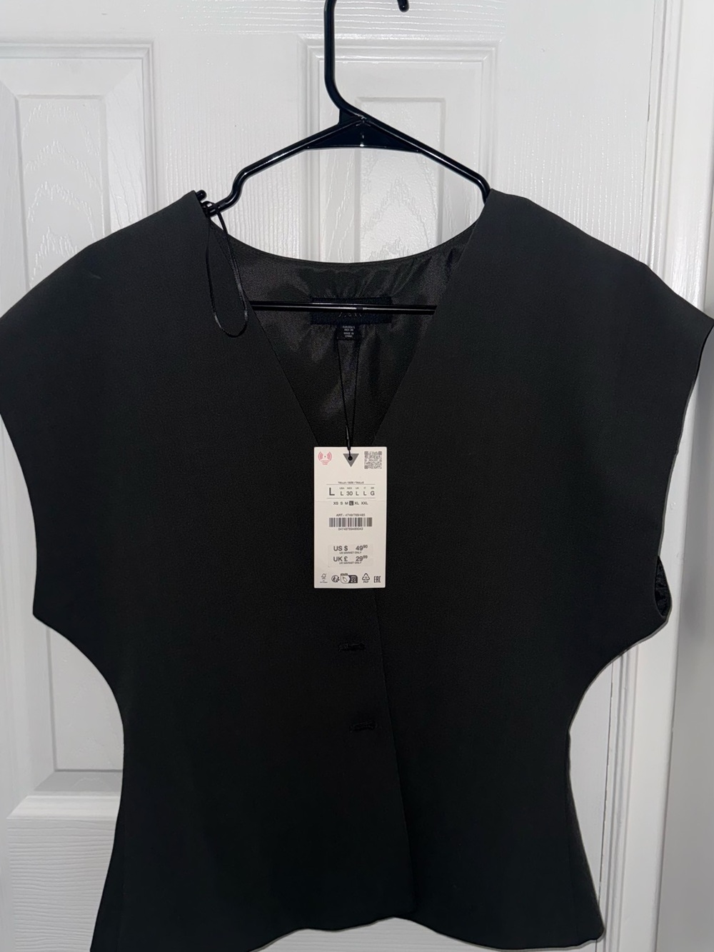 Zara Black Structured V-Neck Sleeveless Top